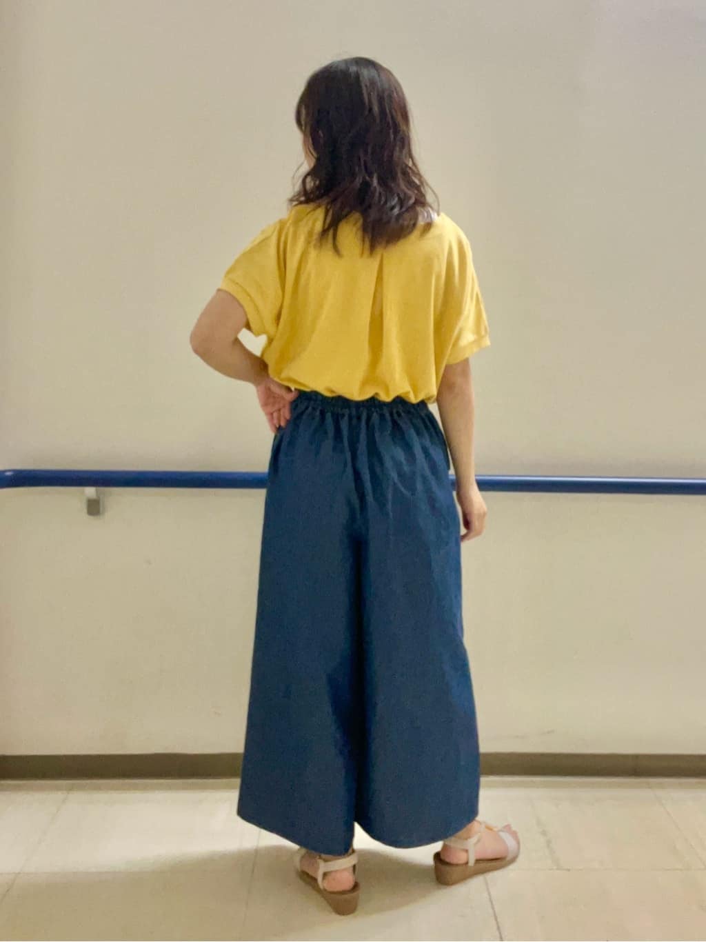 あもさんの「SHOO･LA･RUE｜【洗える/S-LL】インせず着られる さらっと大人上品 刺繍トップス」を使ったコーディネート