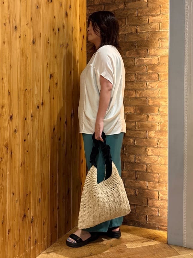 ゆかぴさんの「SHOO･LA･RUE｜◆【S-LL/ひんやり/体型カバー】ゆるシルエットが心地よい ドルマンブラウス」を使ったコーディネート