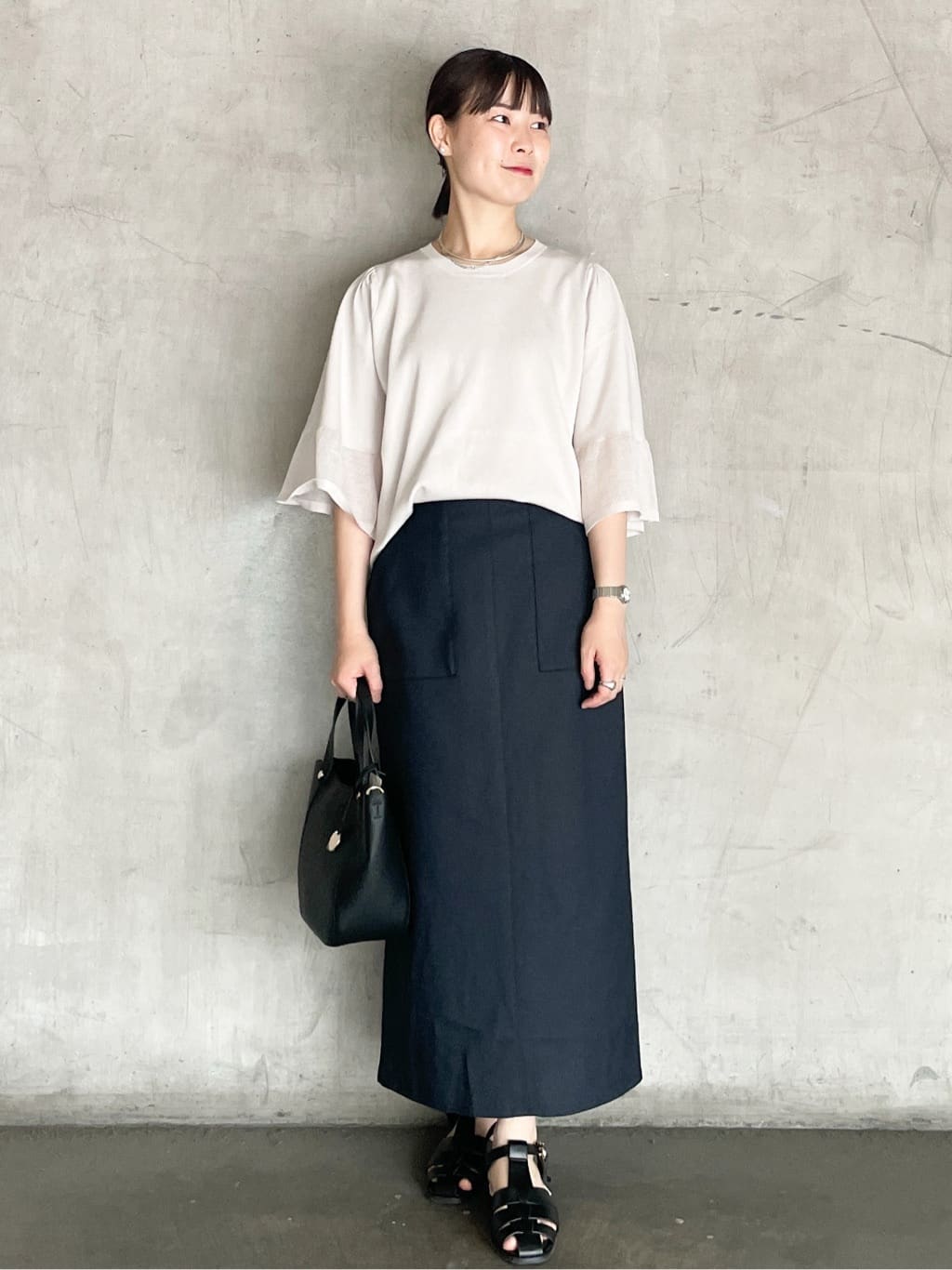 tomokoさんの「OPAQUE.CLIP｜【軽量／2WAY】コインカシメシュリンクミドルトートバッグ」を使ったコーディネート
