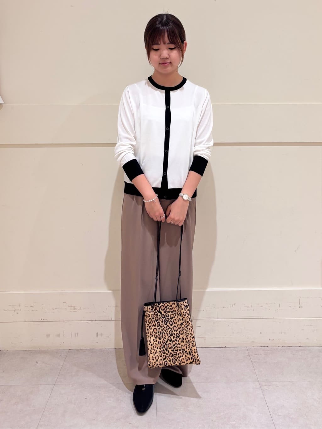 ちひさんの「INDIVI｜【着心地◎！】タックワイドパンツ」を使ったコーディネート