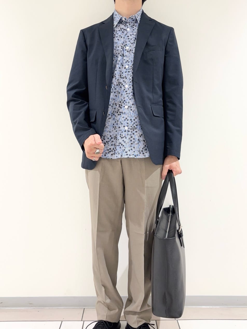及川さんの「TAKEO KIKUCHI｜【抗菌防臭】COOL DOTS（R）ドビープリント ジャケット」を使ったコーディネート