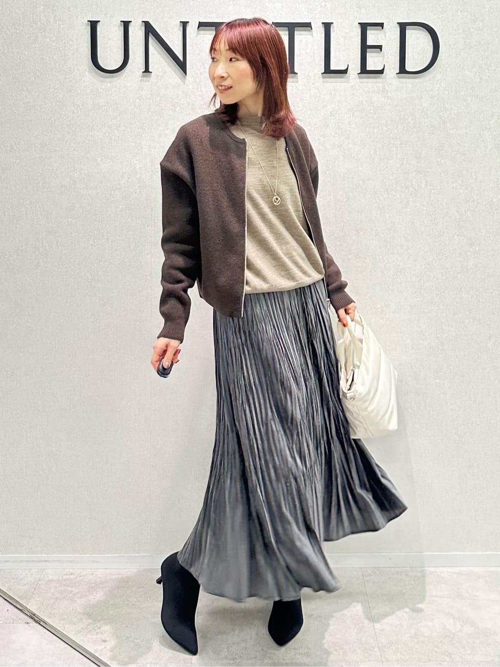 Miwaさんの「UNTITLED｜【アンサンブル可/洗える】シルクウールカシミヤ ドルマンスリーブニット」を使ったコーディネート