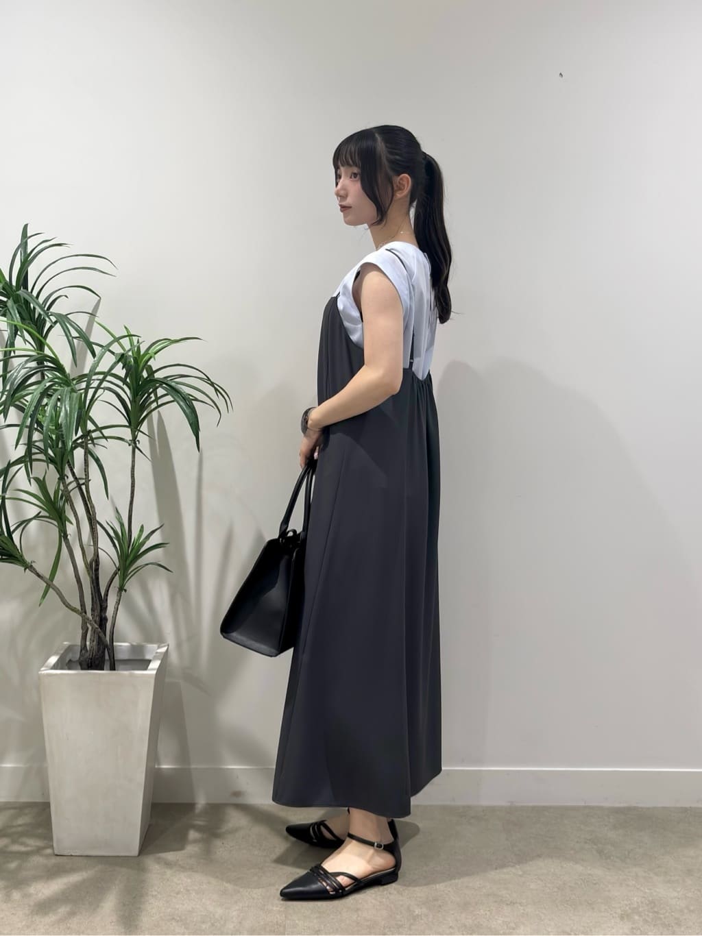 ibukiさんの「INDIVI｜【UVケア】エアリージョーゼット キャミワンピース」を使ったコーディネート