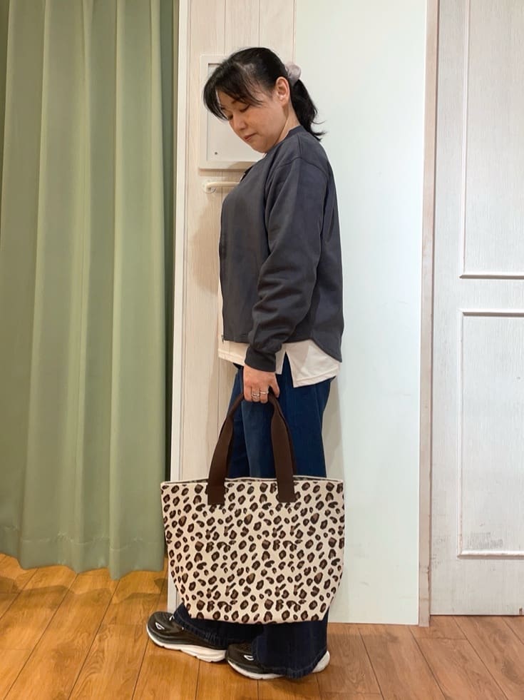 ke-yさんの「SHOO･LA･RUE｜【S-LL】柔らかくて軽い さっと羽織れるフェイクスエードブルゾン【CIRCRIC】」を使ったコーディネート