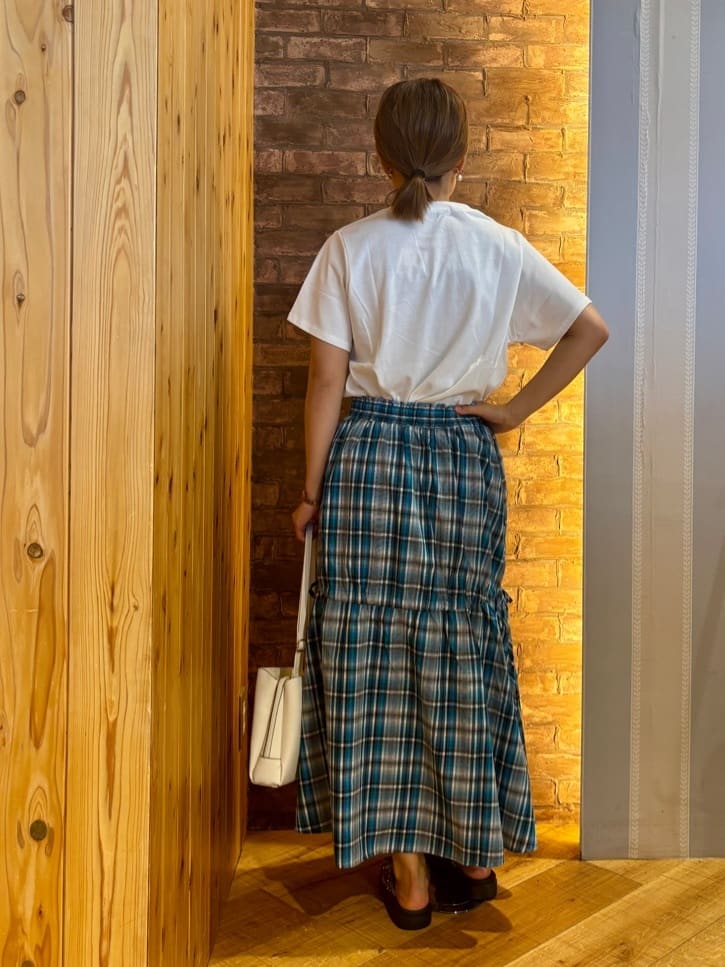 mieさんの「SHOO･LA･RUE｜【S-LL/ひんやり/汗ジミ軽減/UVカット】グラフィックアソートTシャツ」を使ったコーディネート