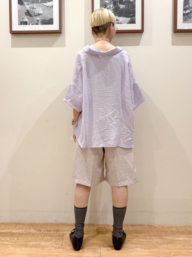 Ayumiさんの「SHOO･LA･RUE｜ゆるっと感がこなれ見え ワッシャーシアー半袖シャツ」を使ったコーディネート