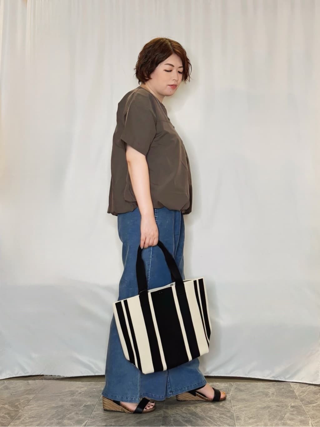 たみさんの「SHOO･LA･RUE｜【セットアップ可/S-LL】リボン付き イージーワイドデニムパンツ」を使ったコーディネート