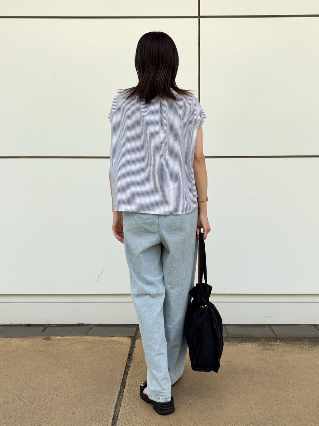 まいさんの「SHOO･LA･RUE｜【洗える/S-LL】プチフリル襟が女性らしい フレンチスリーブシャツ」を使ったコーディネート