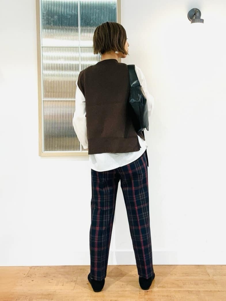 えまんさんの「SHOO･LA･RUE｜【S-LL/2点セット】着回し自在 ニットベスト＋フレアブラウス」を使ったコーディネート