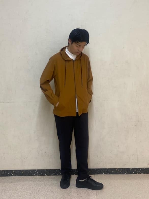 石井友也さんの「TAKEO KIKUCHI｜【COOL CITY WEAR】インドライ天竺モックネック プルオーバー /吸汗速乾」を使ったコーディネート