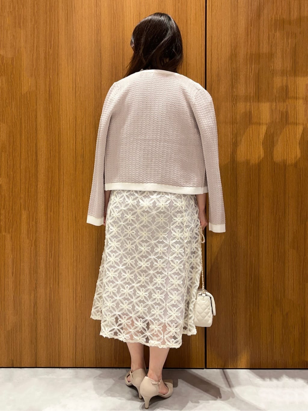 アスカさんの「index｜ロゴ刺繍クルーカーディガン【洗濯機洗い可】」を使ったコーディネート
