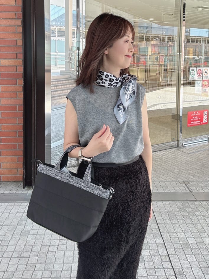 makiさんの「UNTITLED｜【アンサンブル可/洗える】シアーノースリーブ プルオーバー」を使ったコーディネート