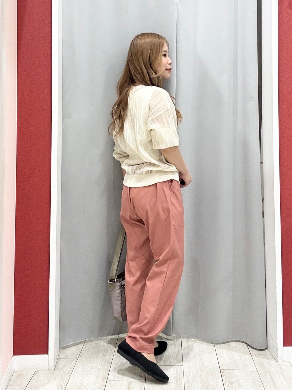 shioさんの「SHOO･LA･RUE｜【S-LL/洗える】曲線的な柄がきれい見え シアーニット」を使ったコーディネート
