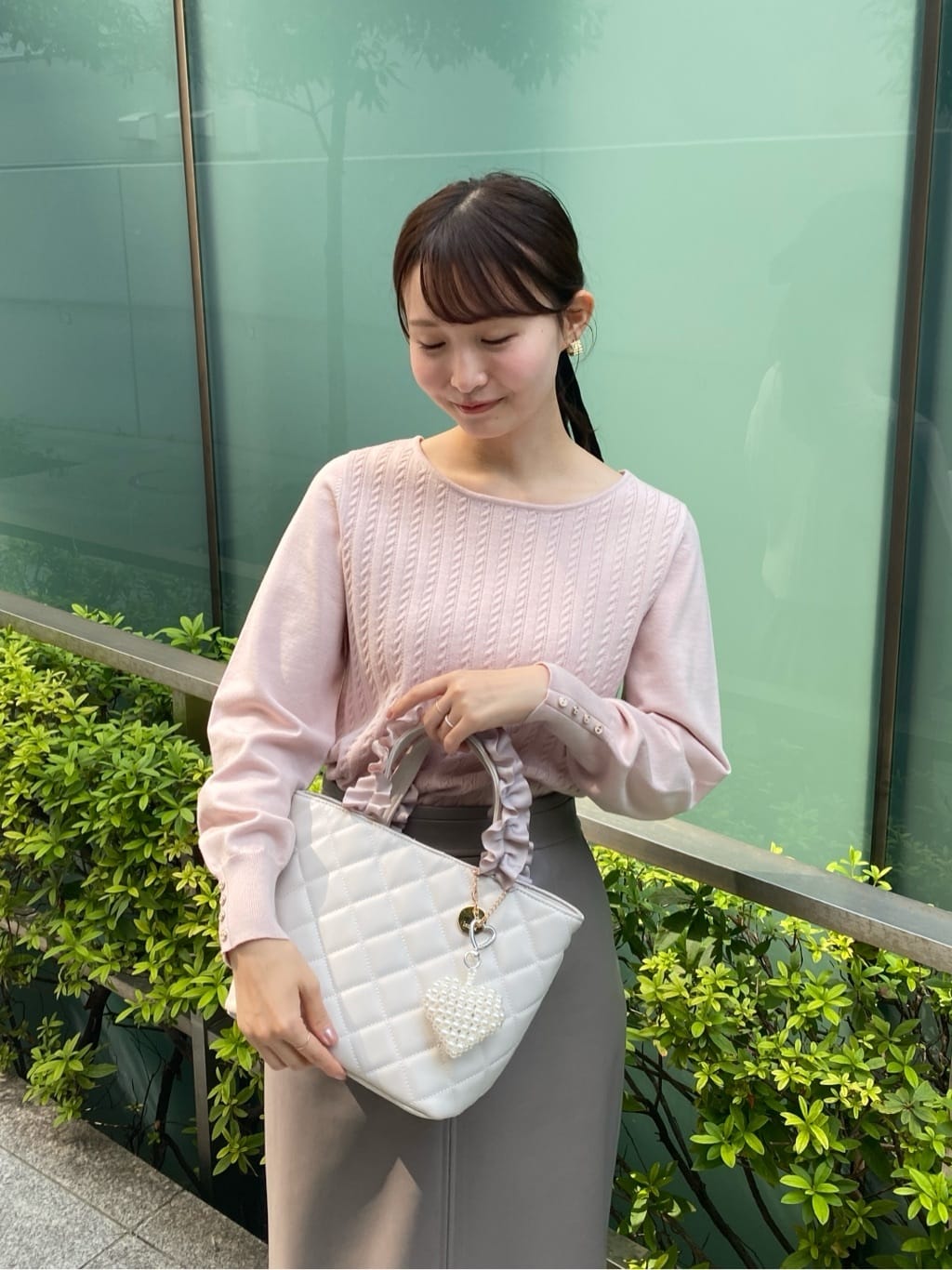 みさかさんの「index｜レザー調ストレッチAラインロングスカート【洗える】」を使ったコーディネート