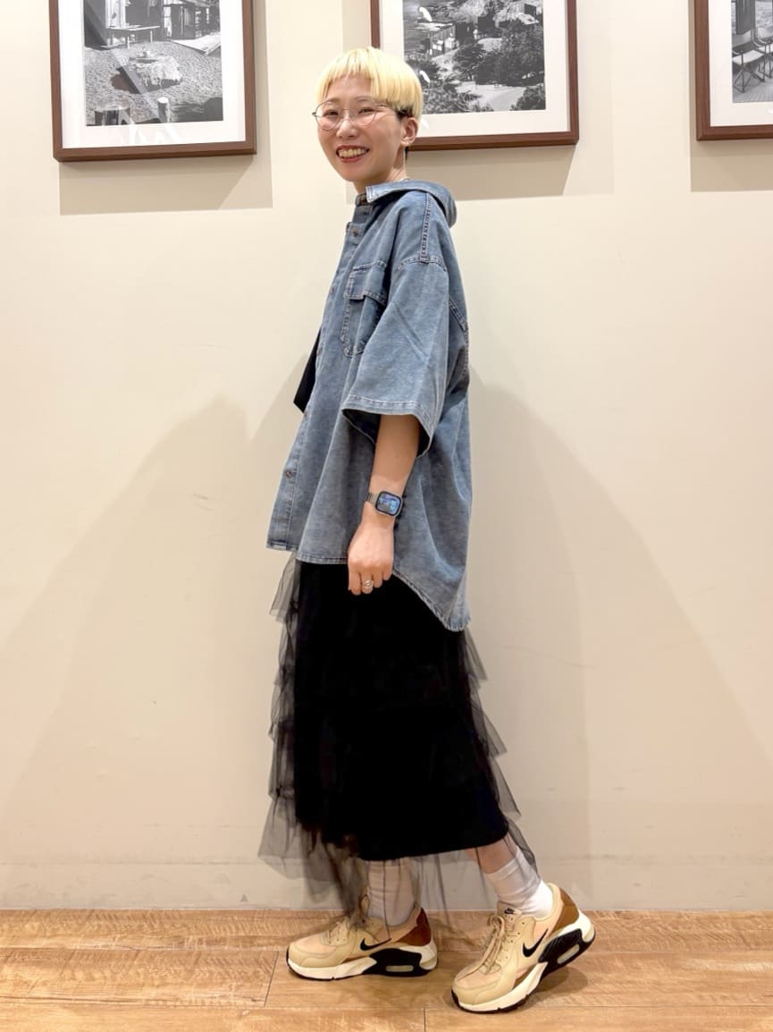 Ayumiさんの「SHOO･LA･RUE｜【ひんやり/汗ジミ軽減/UVカット】プリントアソート BIG Tシャツ」を使ったコーディネート