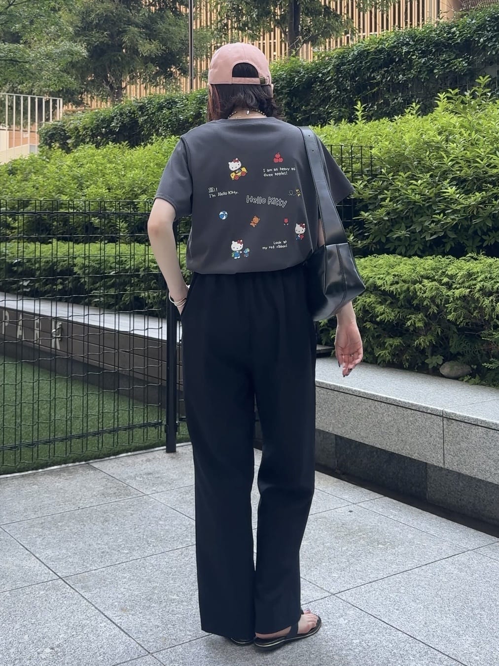 𝐜𝐡𝐢𝐤𝐚さんの「SHOO･LA･RUE｜【HELLO KITTYコラボ】【SHOO ICE／汗染み軽減／UVカット】コンパクトTシャツ」を使ったコーディネート