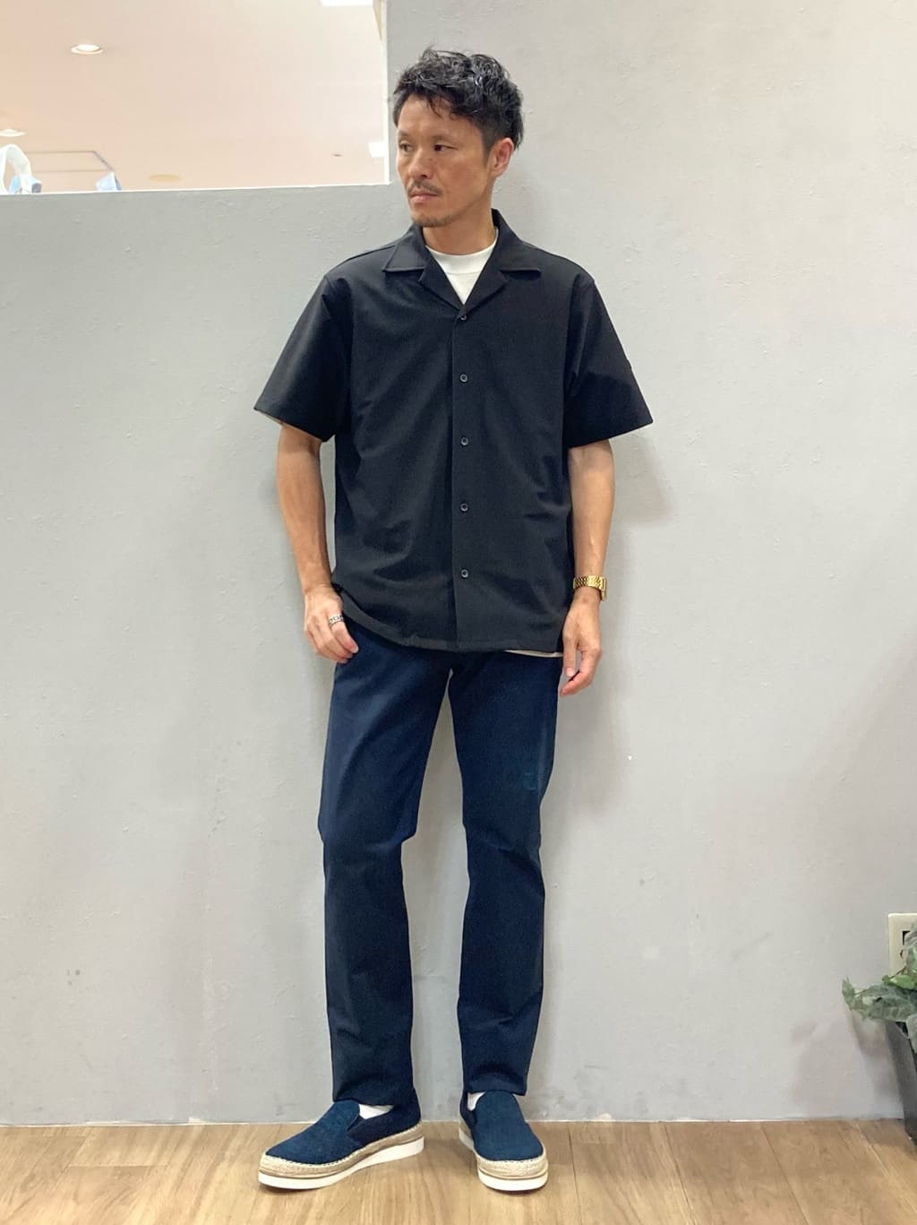 シュンさんの「TAKEO KIKUCHI｜【COOL CITY WEAR】エアートール オープンカラーシャツ /接触冷感・通気性」を使ったコーディネート