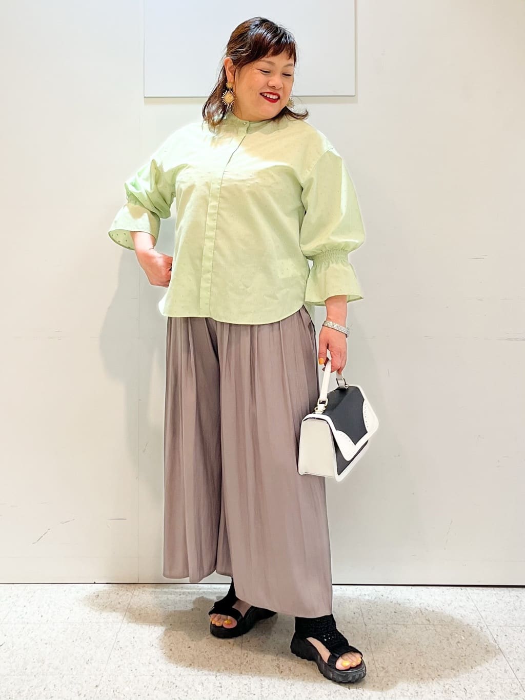 kimmyさんの「Reflect｜【ウエストゴム仕様／長く着られる◎】スカーチョパンツ」を使ったコーディネート