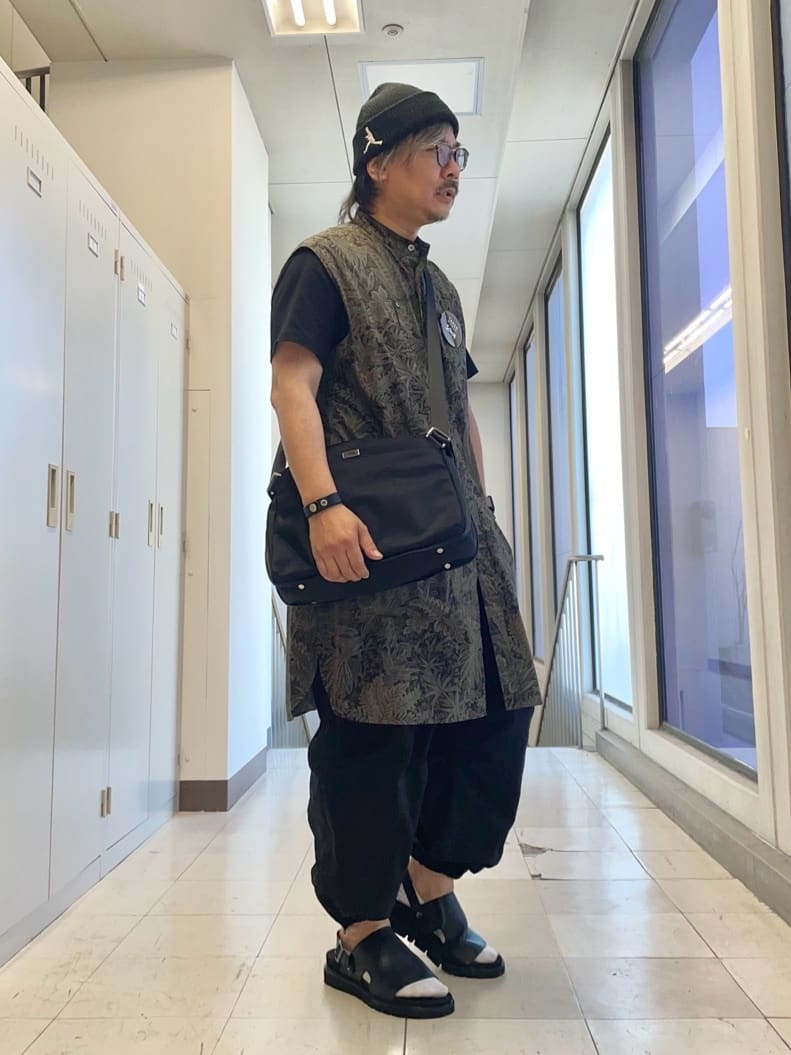MAKOTO AIさんの「TAKEO KIKUCHI｜ラスタウォーカーニットCAP」を使ったコーディネート