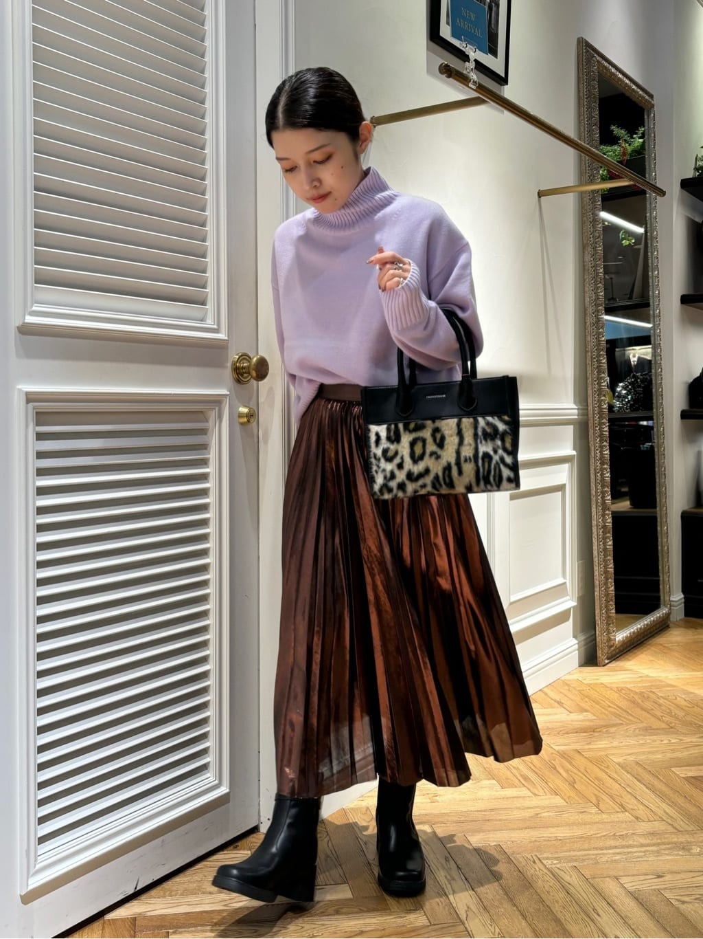 Mgmさんの「DRESSTERIOR｜◆【洗える/ストレッチ性/オンオフ】箔プリントプリーツスカート」を使ったコーディネート