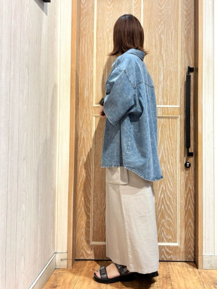 meiさんの「SHOO･LA･RUE｜【S-LL】大人のきれいめカジュアルに 麻調カーゴナロースカート」を使ったコーディネート