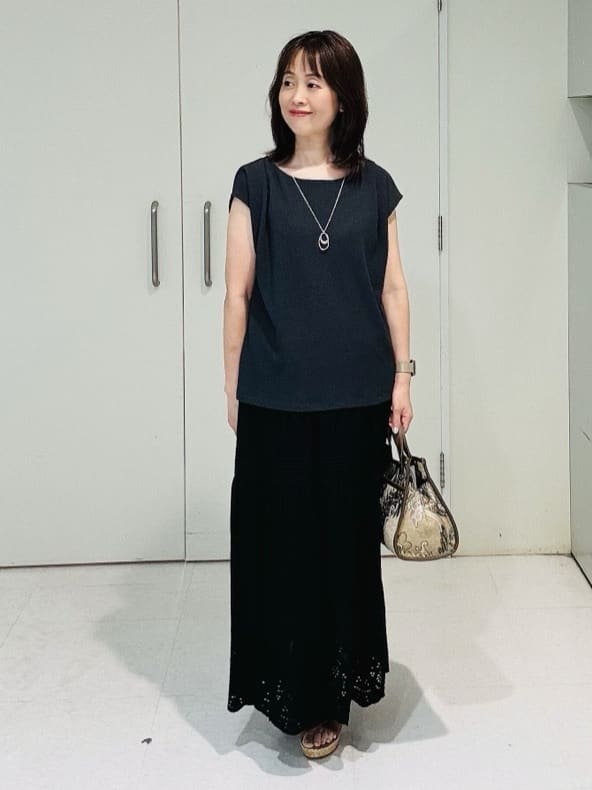 makiさんの「UNTITLED｜【ジャージ素材】インナードッキングシアーカットソー」を使ったコーディネート
