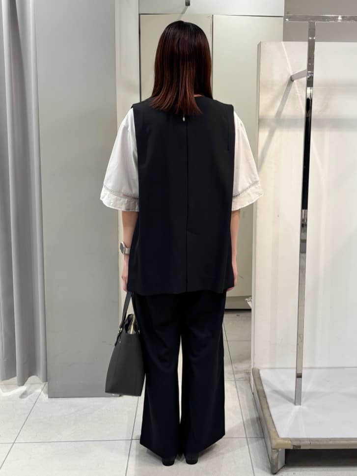 yuiさんの「Reflect｜【E‐QUALITY／体型カバー】シアー&times;レースデザインプルオーバー」を使ったコーディネート
