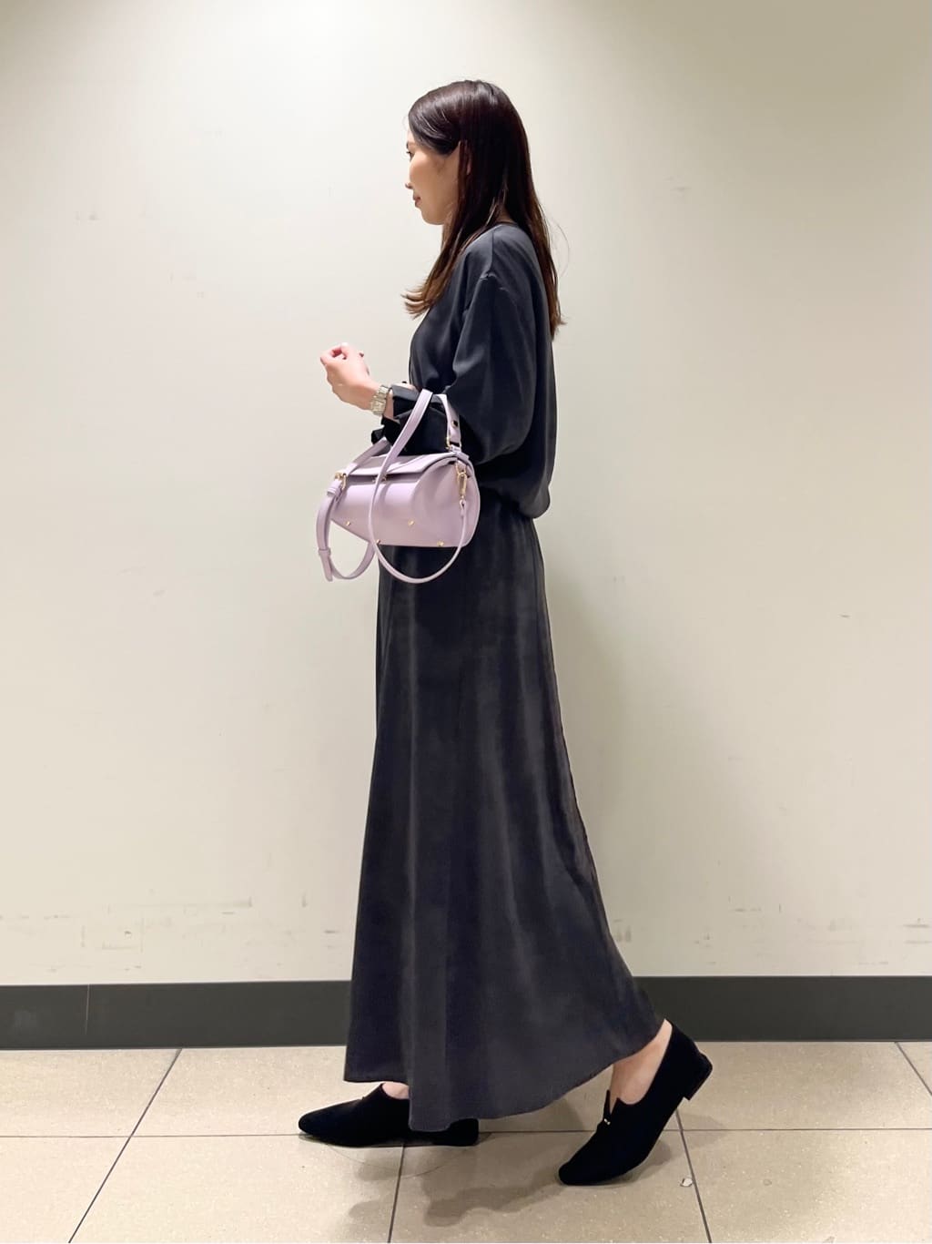 shokoさんの「INDIVI｜【セットアップ可能】スエード調サテンブラウス」を使ったコーディネート