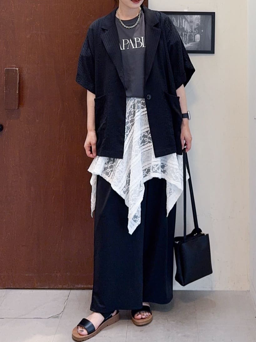 𝐇𝐢𝐫𝐨𝐦𝐢さんの「SHOO･LA･RUE｜【2WAY】スカートにもなる イレヘム レースビスチェ」を使ったコーディネート