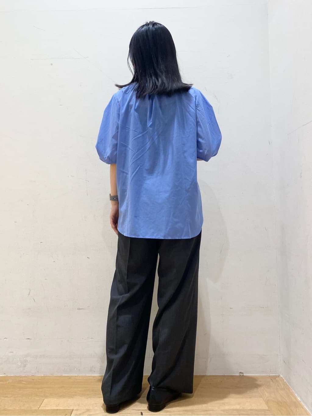 みなみさんの「OPAQUE.CLIP｜シアーフリルネックブラウス【洗濯機洗い可】」を使ったコーディネート