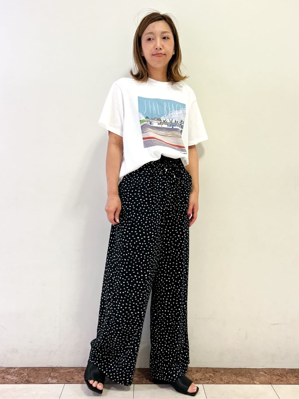 madokaさんの「OPAQUE.CLIP｜風景イラストプリントTシャツ」を使ったコーディネート