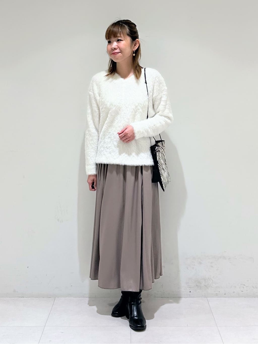 tsuyuさんの「INDIVI｜【洗える】エアリーシャギートップス」を使ったコーディネート