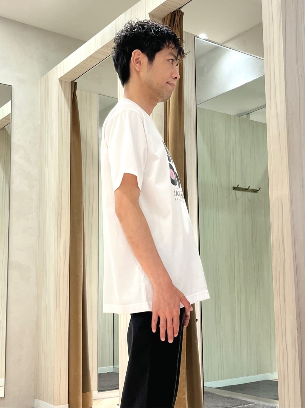 URAさんの「TAKEO KIKUCHI｜【Made in JAPAN】播州織 ストレッチ パンツ」を使ったコーディネート