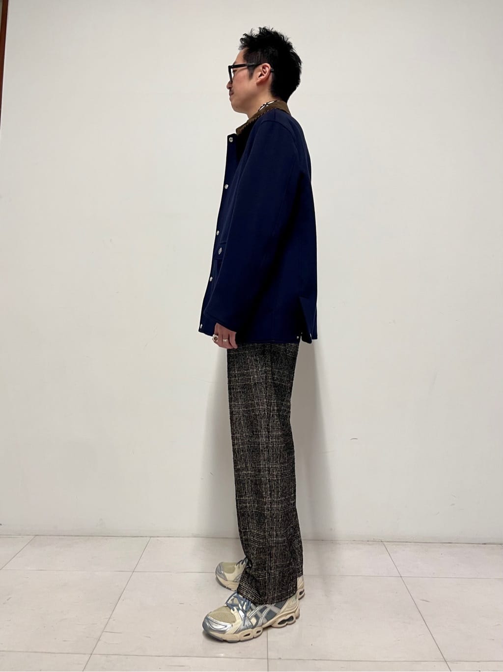 蒲谷祐太さんの「DRESSTERIOR｜200双糸 バンドカラーシャツ」を使ったコーディネート