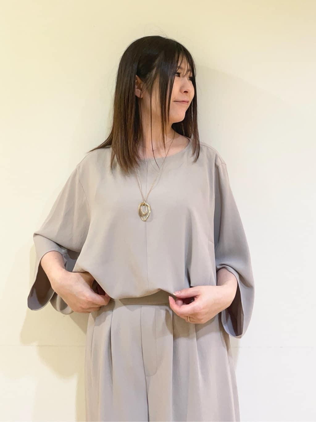 フナキさんの「UNTITLED｜◆ビッグトップネックレス」を使ったコーディネート