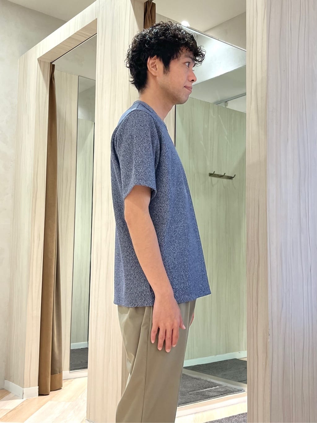 URAさんの「TAKEO KIKUCHI｜【3D ナイロン ストレッチ】ジップアップ フードブルゾン」を使ったコーディネート