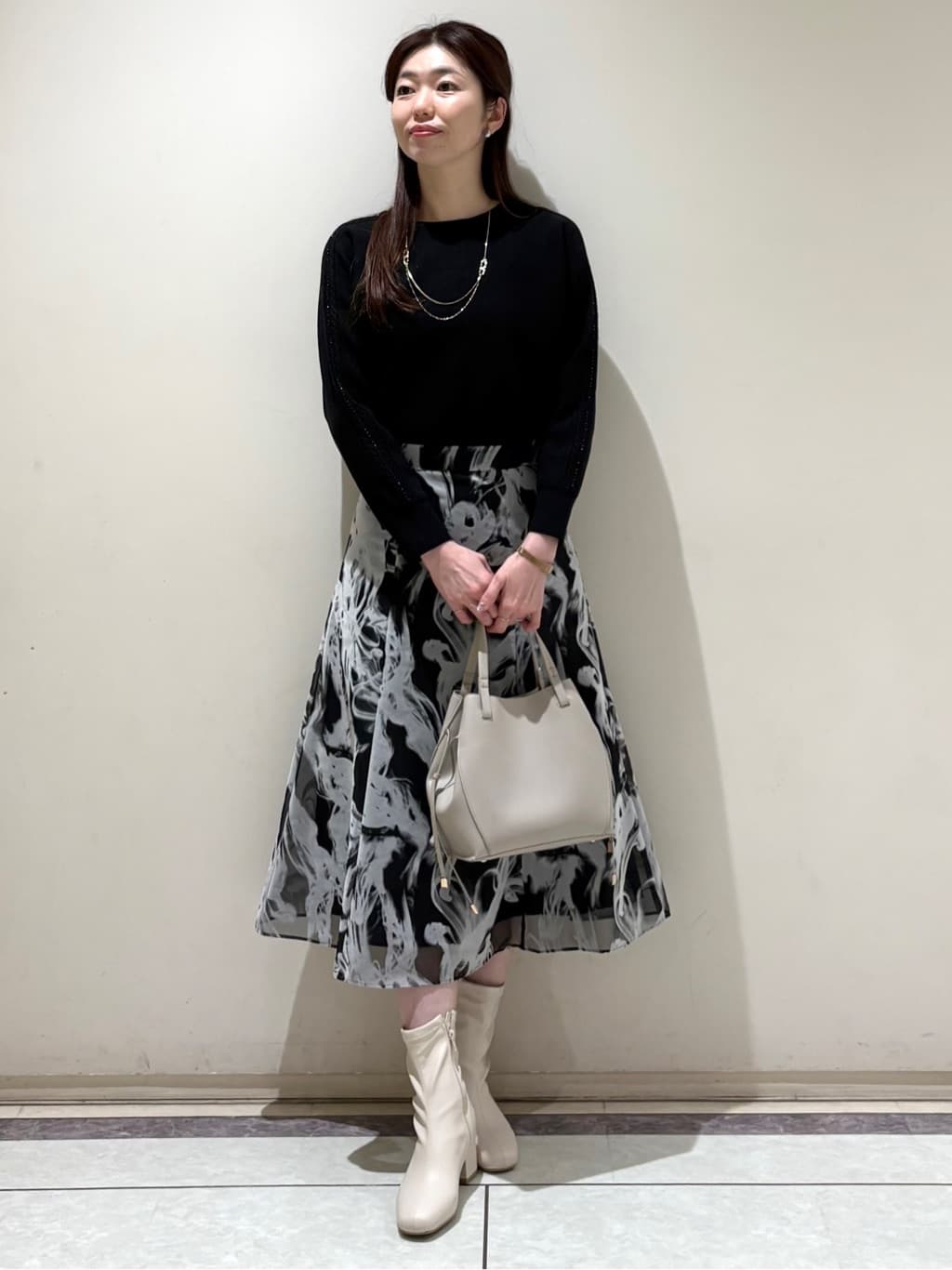 sakiさんの「COUP DE CHANCE｜【手洗い可／日本製】フラワー柄プリントスカート」を使ったコーディネート