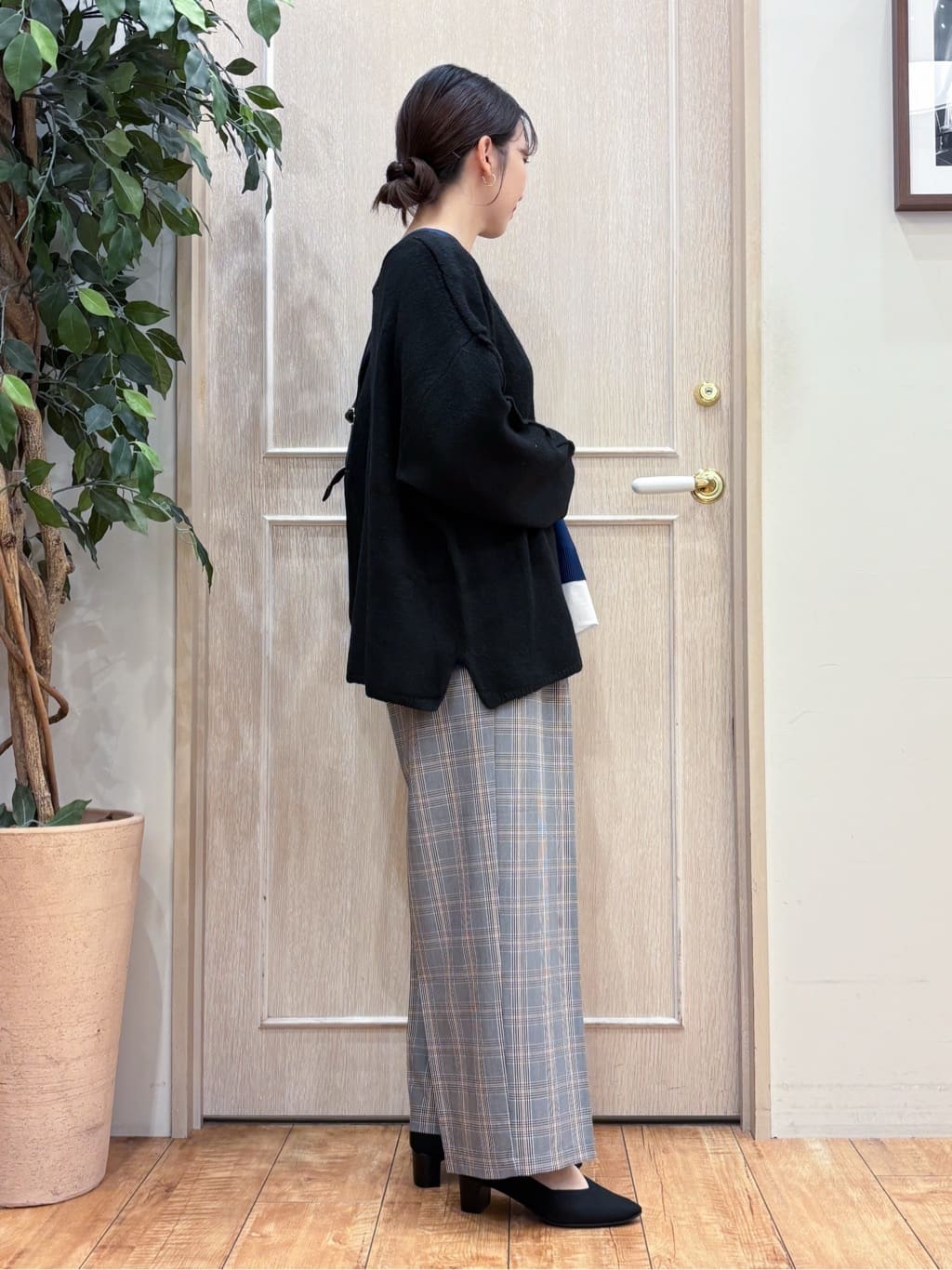 なみさんの「SHOO･LA･RUE｜【洗濯機可/S-LL】すっきり上品きれい見え タックワイドパンツ」を使ったコーディネート