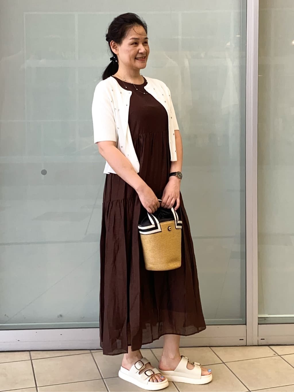 Jeanさんの「OPAQUE.CLIP｜麻混シアーギャザーティアードワンピース【洗濯機洗い可】」を使ったコーディネート