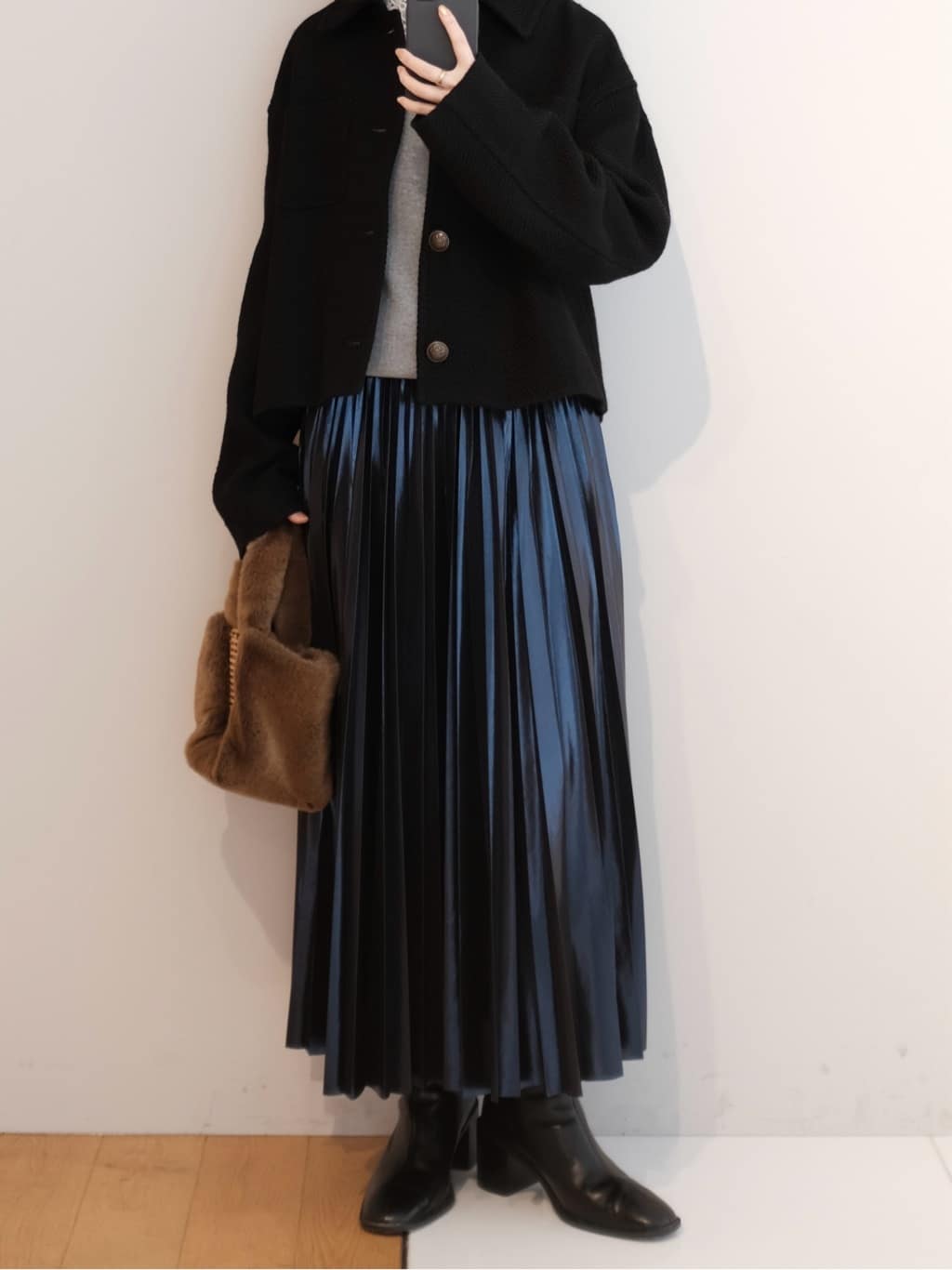 Kishimotoさんの「DRESSTERIOR｜◆エンブレムショートブルゾン」を使ったコーディネート