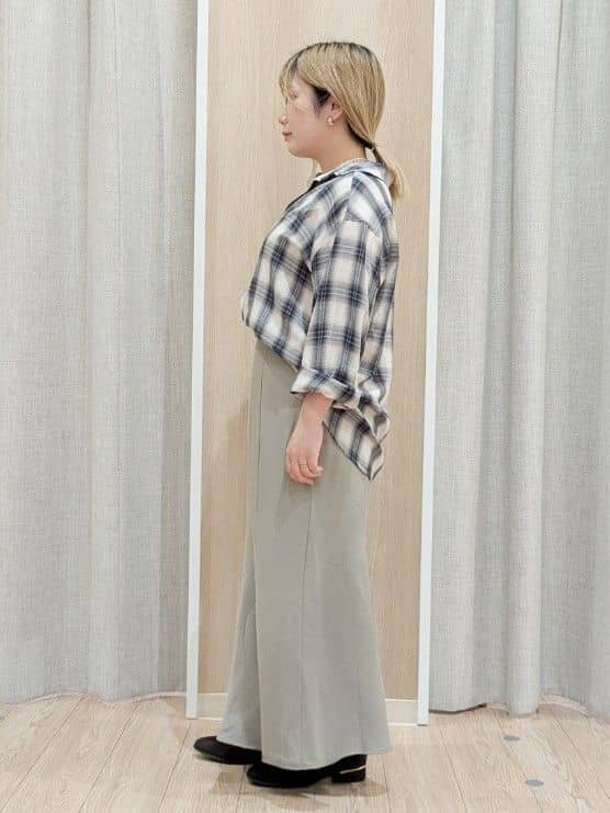 minさんの「grove｜今の季節にちょうどいい　オンブレーチェックシャツ」を使ったコーディネート