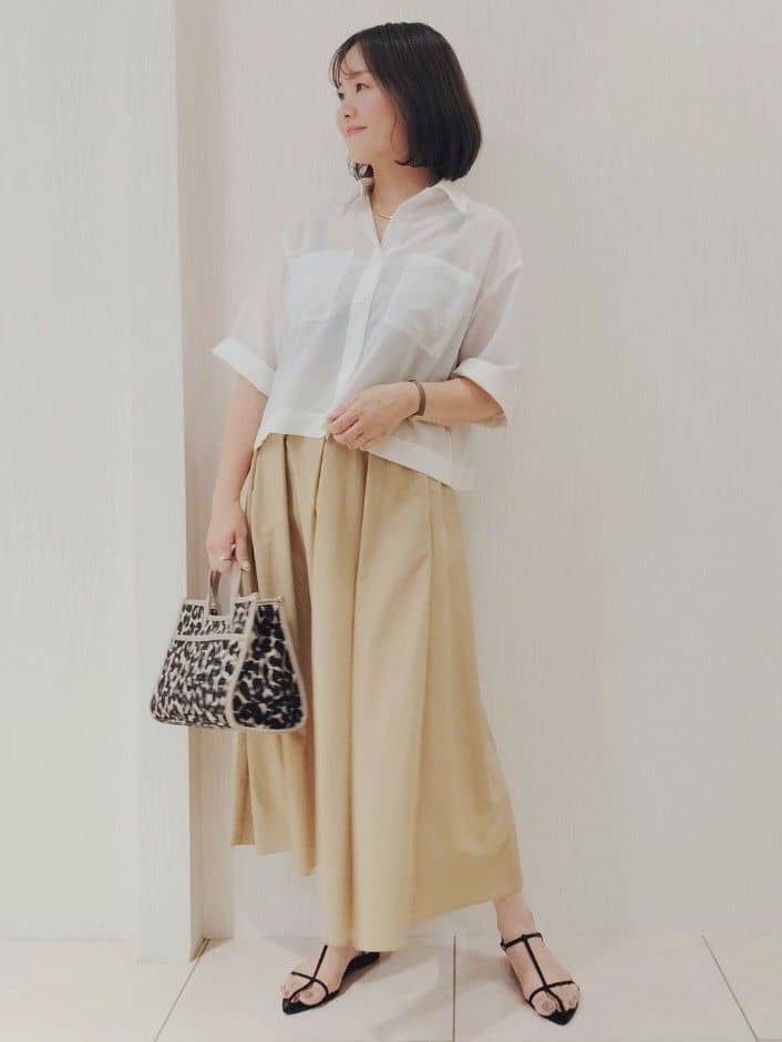naokoさんの「UNTITLED｜【前開き/洗える】ショート丈シアーシャツ」を使ったコーディネート