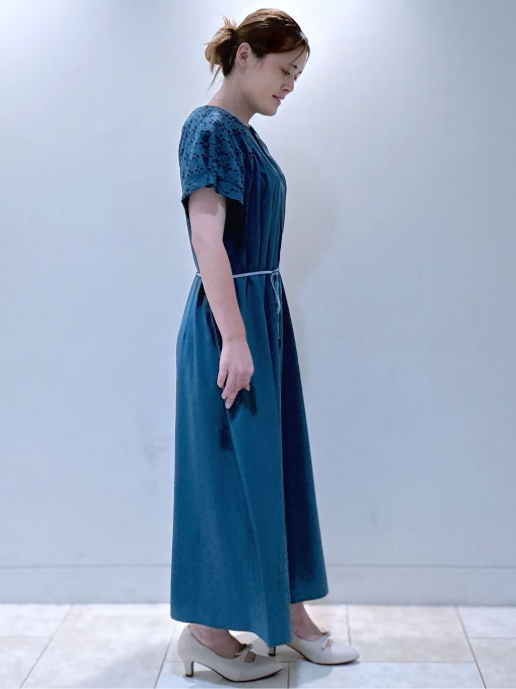 S&auml;K&iuml;さんの「Reflect｜カットワークレーススリーブワンピース」を使ったコーディネート