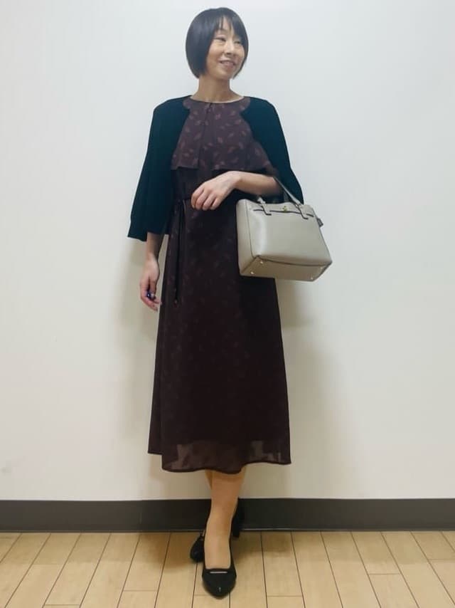 Riiさんの「Reflect｜【撥水／二の腕カバー】ケープデザインワンピース」を使ったコーディネート