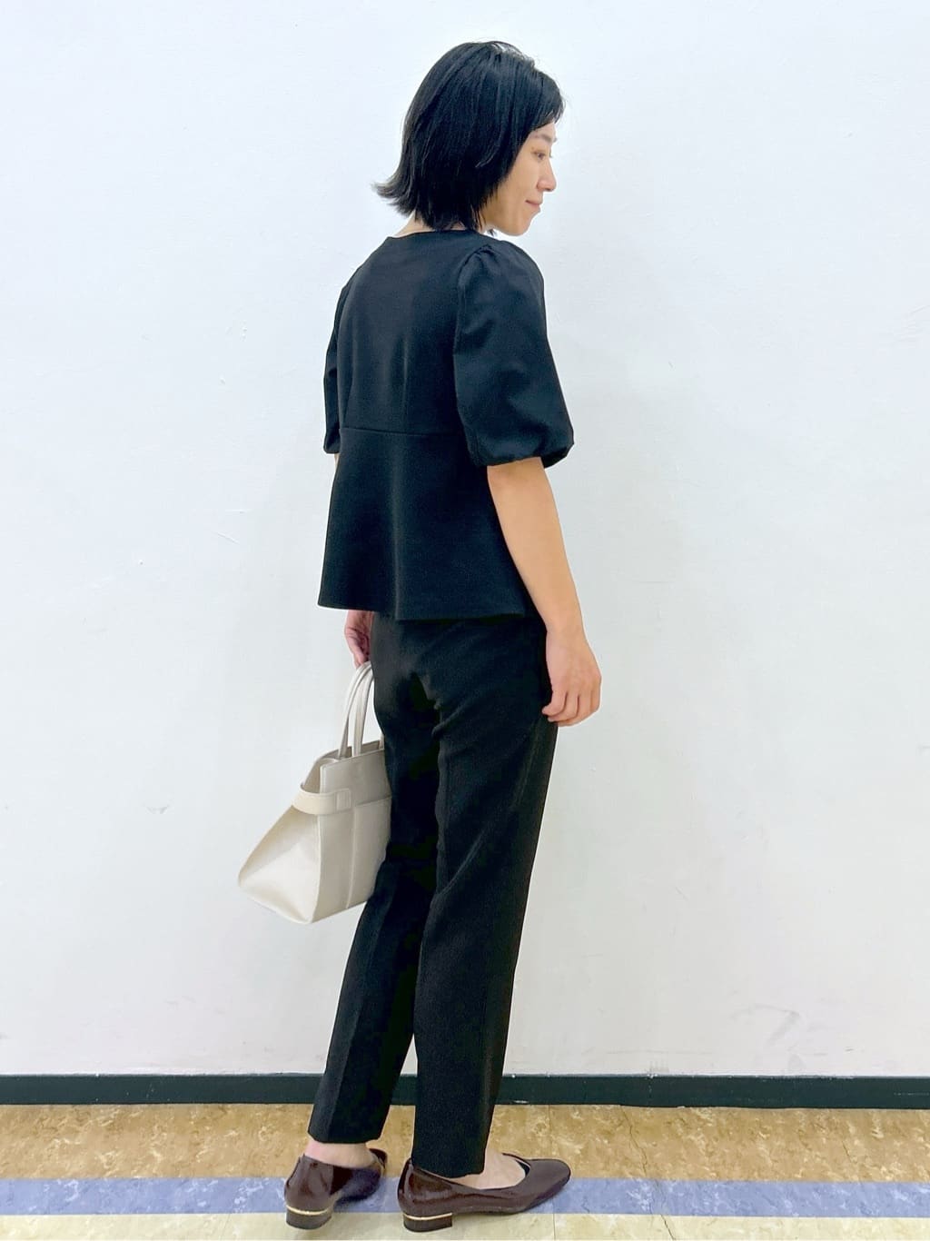 su.さんの「index｜《S-LLサイズ》バルーンスリーブペプラムトップス【洗濯機洗い可／接触冷感／UVケア】」を使ったコーディネート