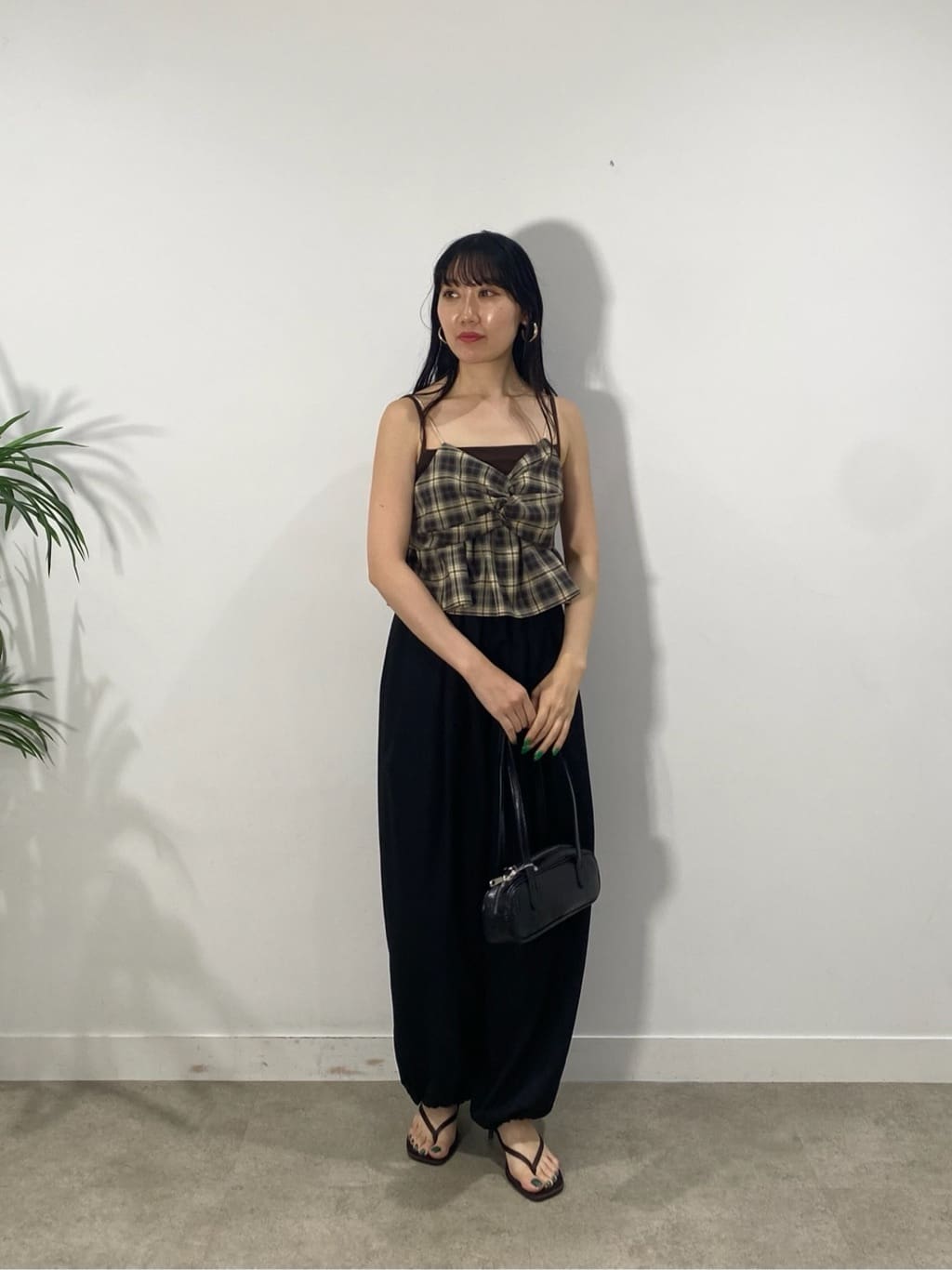 rinaさんの「INDIVI｜オンブレチェックビスチェ」を使ったコーディネート