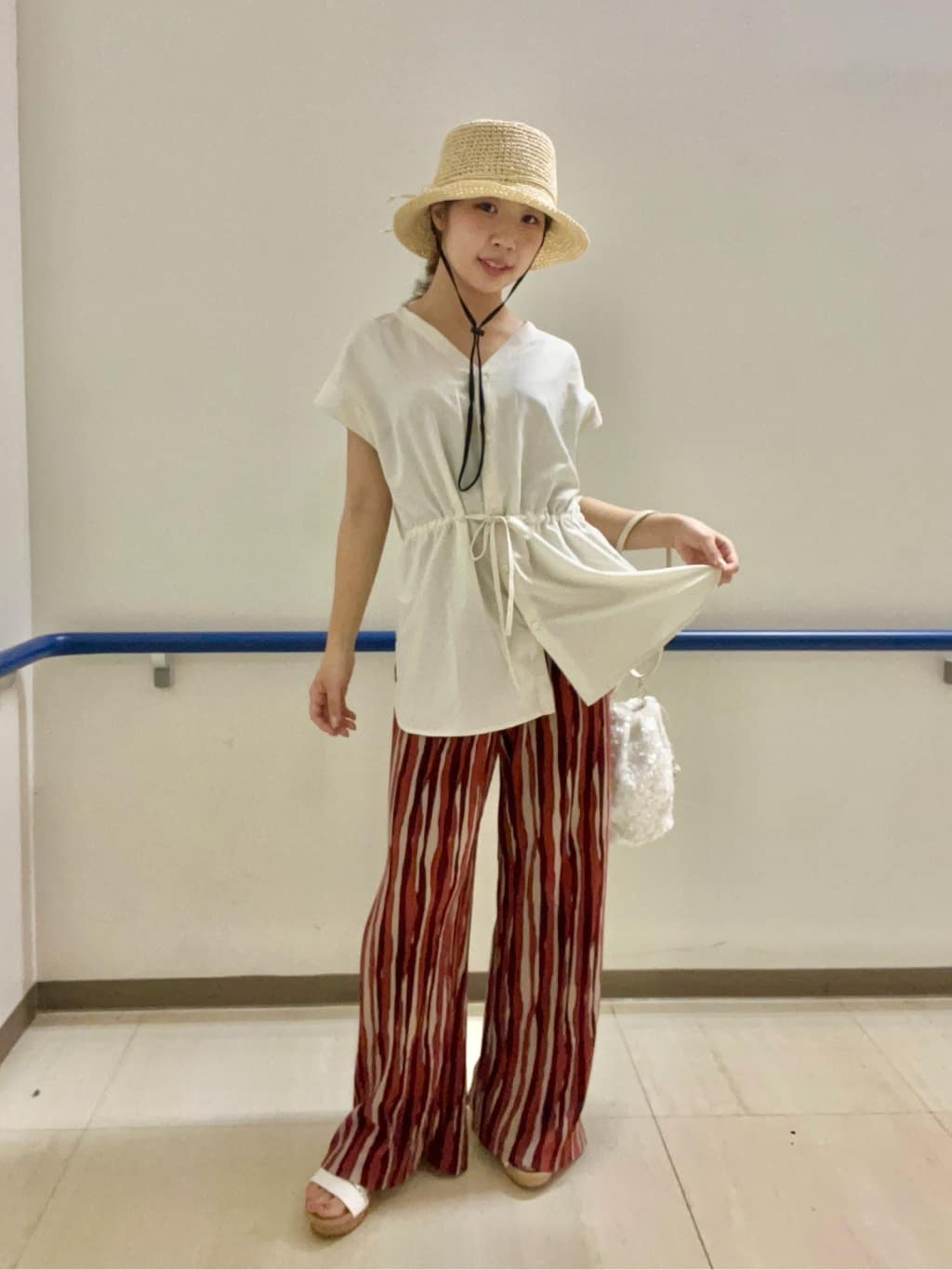 あもさんの「SHOO･LA･RUE｜【S-LL】シルエットが変えられる ウエストリボンブラウス」を使ったコーディネート