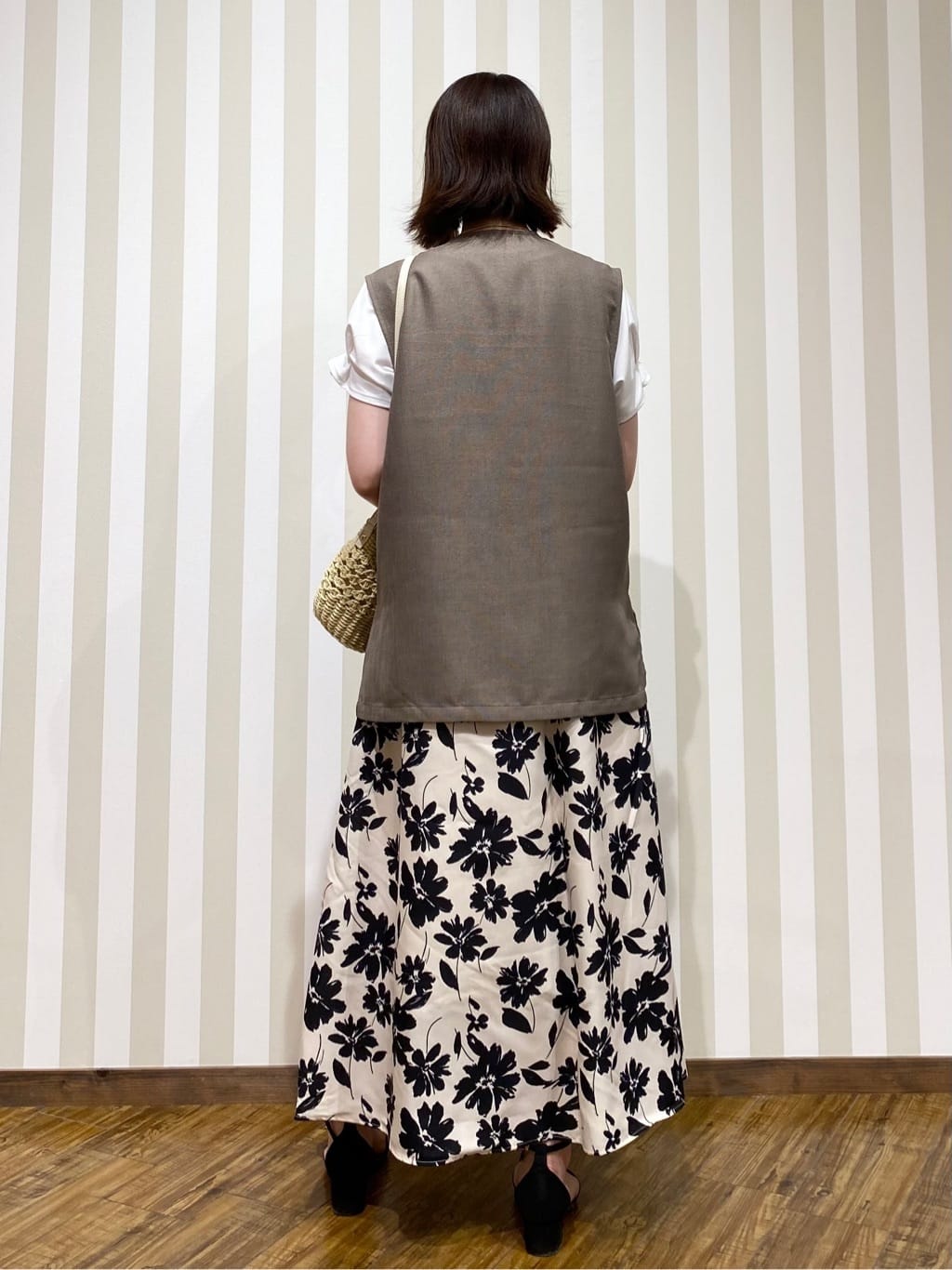SAOさんの「SHOO･LA･RUE｜【S-LL/UV/プチプラ】お袖タックで好印象 デザインTシャツ」を使ったコーディネート