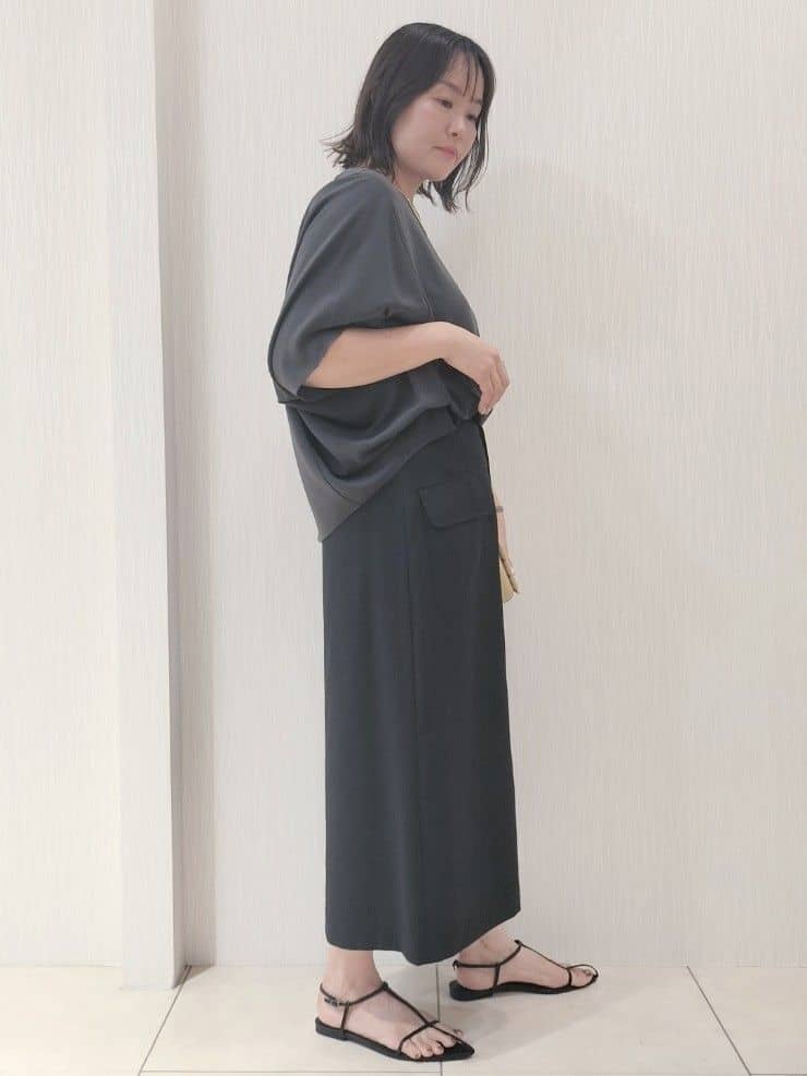 naokoさんの「UNTITLED｜【ウエストゴム/ワイド/柄】モノトーンフラワーパンツ」を使ったコーディネート