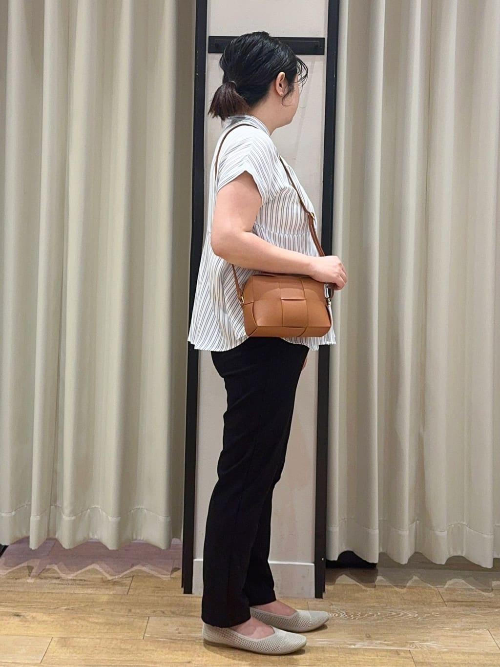 SoRAoさんの「grove｜【冷感】サマーハイパーストレッチテーパードパンツ」を使ったコーディネート